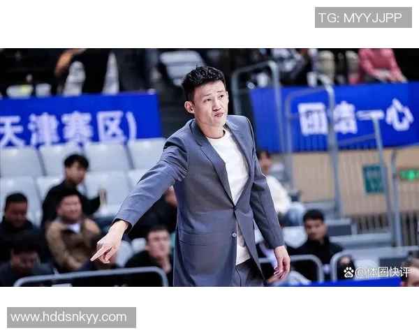 周鹏：从篮球场上的英雄到生活中的榜样，激励年轻一代追梦的传奇之路